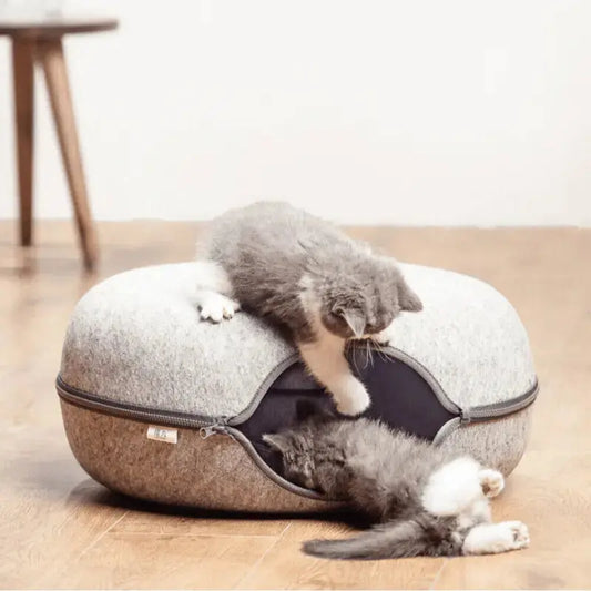 Donut-shaped cat bed tunnel in grey felt material with zipper design